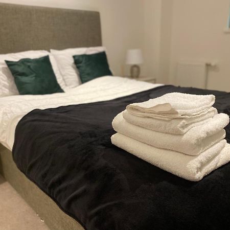 Triple T Homes Cosy 2 Bedroom Apartment With Balcony Ilford Luaran gambar