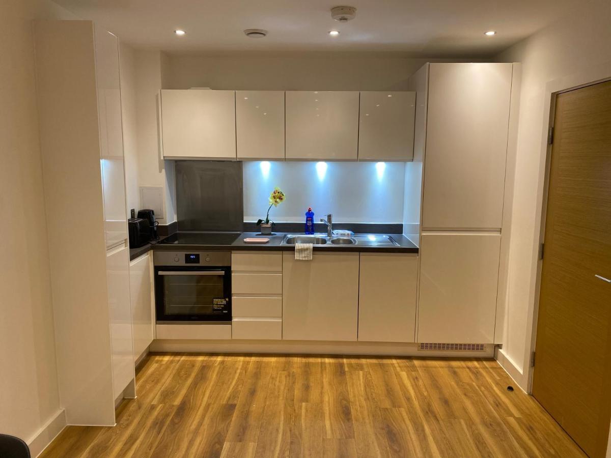 Triple T Homes Cosy 2 Bedroom Apartment With Balcony Ilford Luaran gambar
