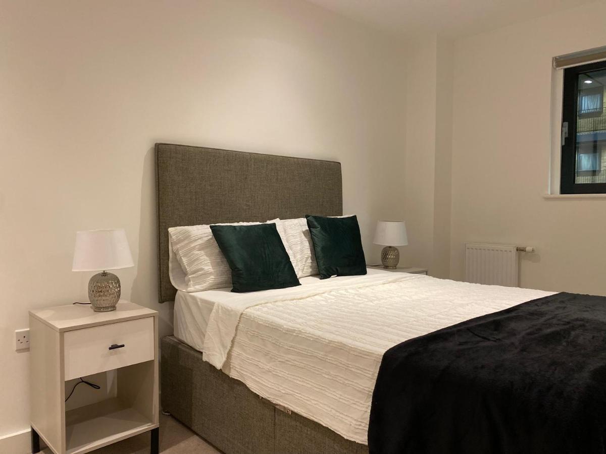Triple T Homes Cosy 2 Bedroom Apartment With Balcony Ilford Luaran gambar