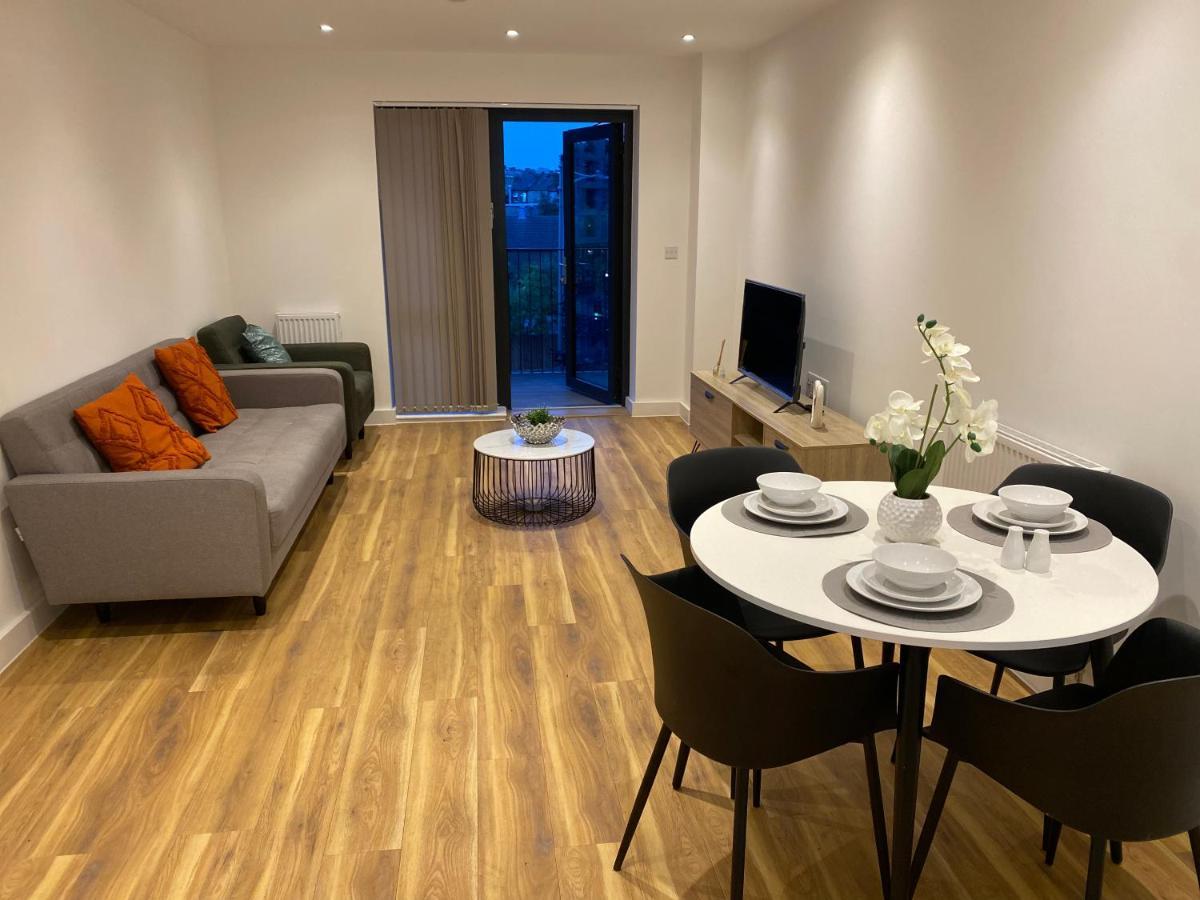 Triple T Homes Cosy 2 Bedroom Apartment With Balcony Ilford Luaran gambar
