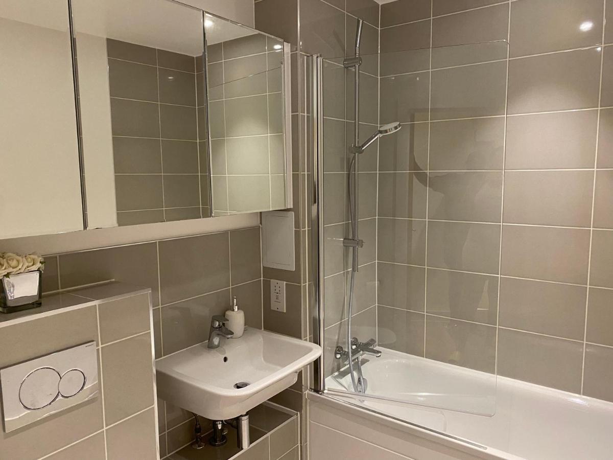 Triple T Homes Cosy 2 Bedroom Apartment With Balcony Ilford Luaran gambar